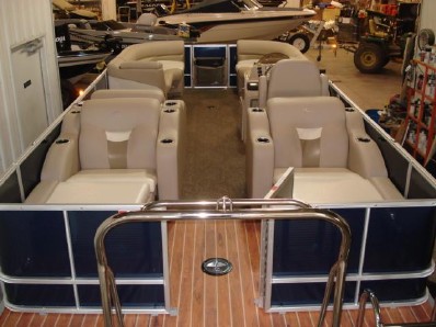 featured boat from moon marine